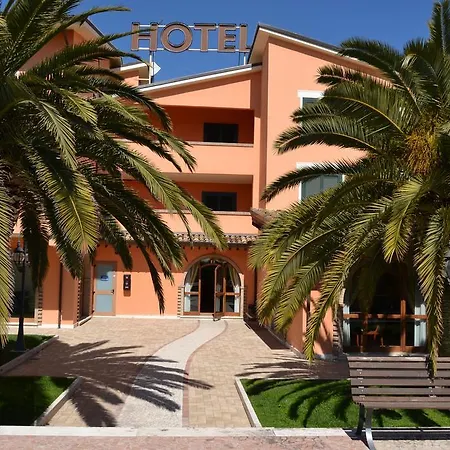Luigi & Restaurant Nuova Gestione فندق 3*