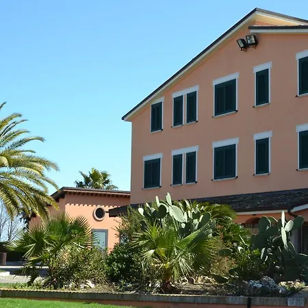 Luigi & Restaurant Nuova Gestione فندق