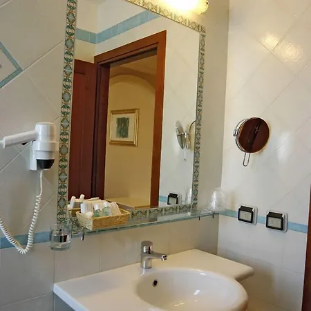 Luigi & Restaurant Nuova Gestione 酒店 3*