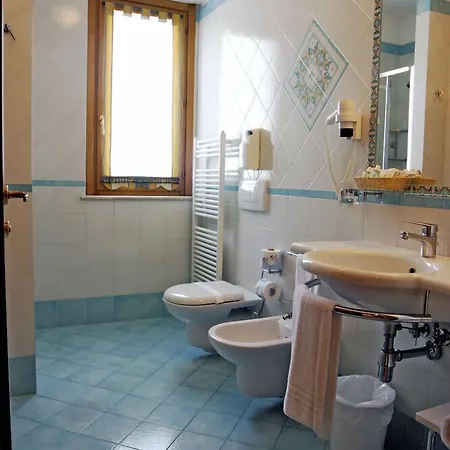 Luigi & Restaurant Nuova Gestione 酒店 3*