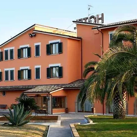 فندق Luigi & Restaurant Nuova Gestione