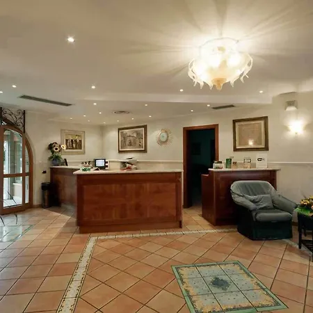 Hotel Luigi & Restaurant Nuova Gestione 3*