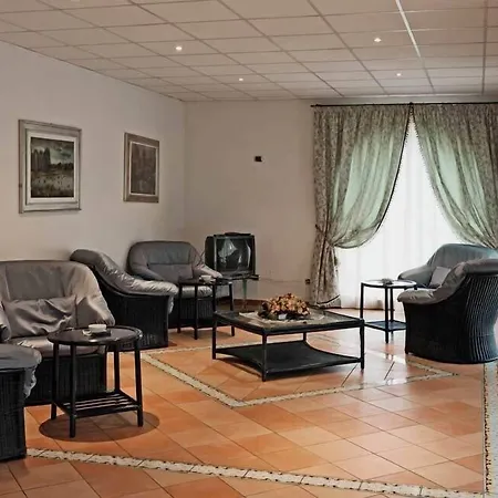 Luigi & Restaurant Nuova Gestione فندق