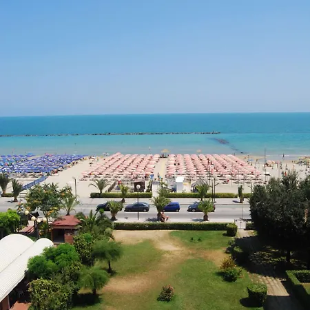 Luigi & Restaurant Nuova Gestione فندق 3*