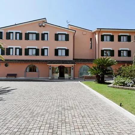 Luigi & Restaurant Nuova Gestione 3*