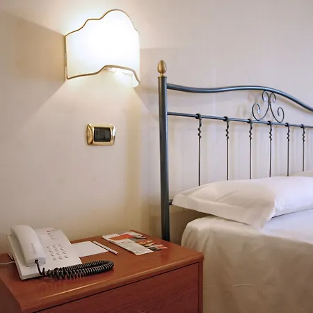 Luigi & Restaurant Nuova Gestione 호텔 Villa Rosa Di Martinsicuro