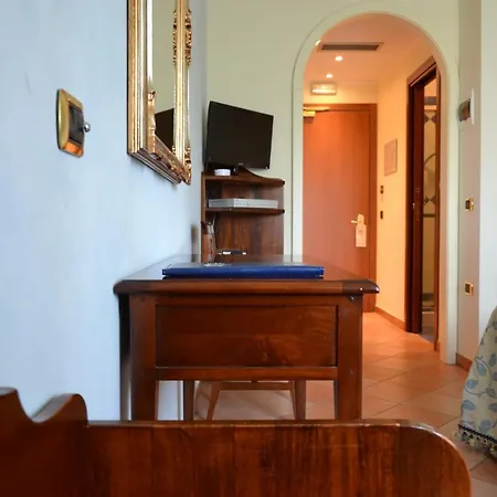 Luigi & Restaurant Nuova Gestione 3* Villa Rosa Di Martinsicuro