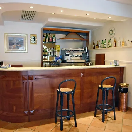 Luigi & Restaurant Nuova Gestione 3*