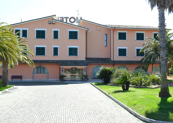 Hotel Luigi & Restaurant Nuova Gestione 3*