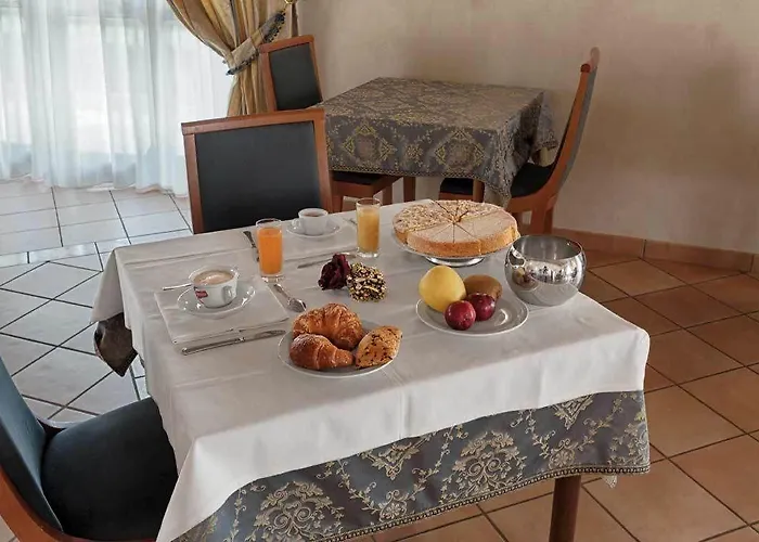 Luigi & Restaurant Nuova Gestione Hotel Villa Rosa Di Martinsicuro