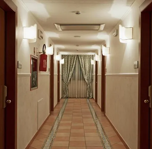 Hotel Luigi & Restaurant Nuova Gestione 3*